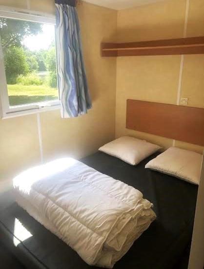 Le Clos De Launay Bed & Breakfast *